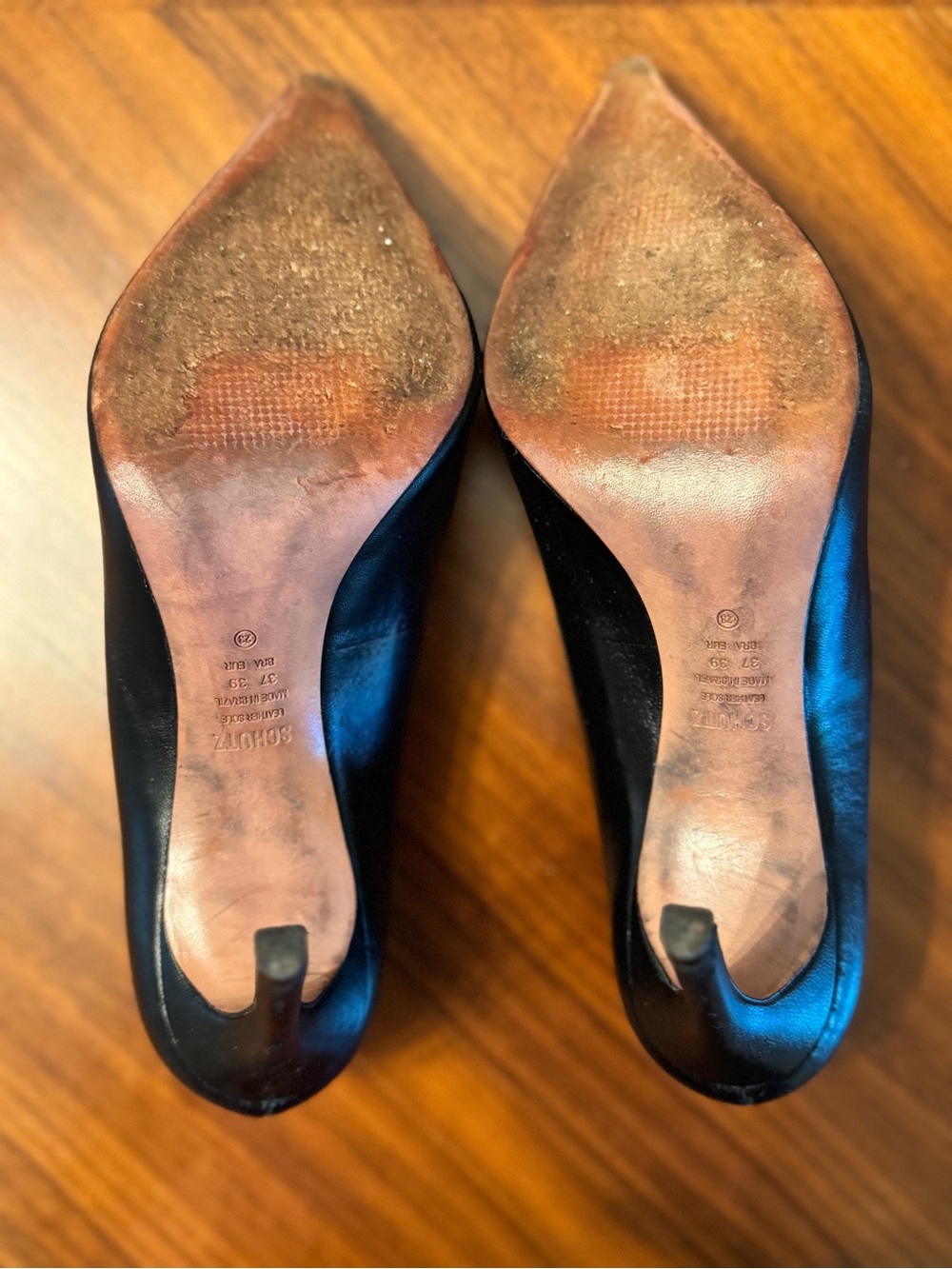 Schutz Black Leather Gold Embellished Pointed Toe Pumps Heels US 8 - Picture 14 of 16
